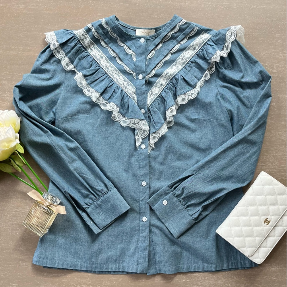Petersyn chambray denim blue ruffle lace blouse size small